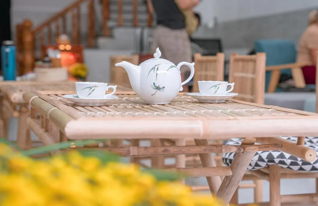Aloha Saigon Hostel - Less-Touristy Location, Spacious Rooms, Bathroom With A Glass Partition, Airport - Train Station Proximity-1