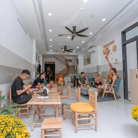 Aloha Saigon Hostel - Less-Touristy Location, Spacious Rooms, Bathroom With A Glass Partition, Airport - Train Station Proximity-2
